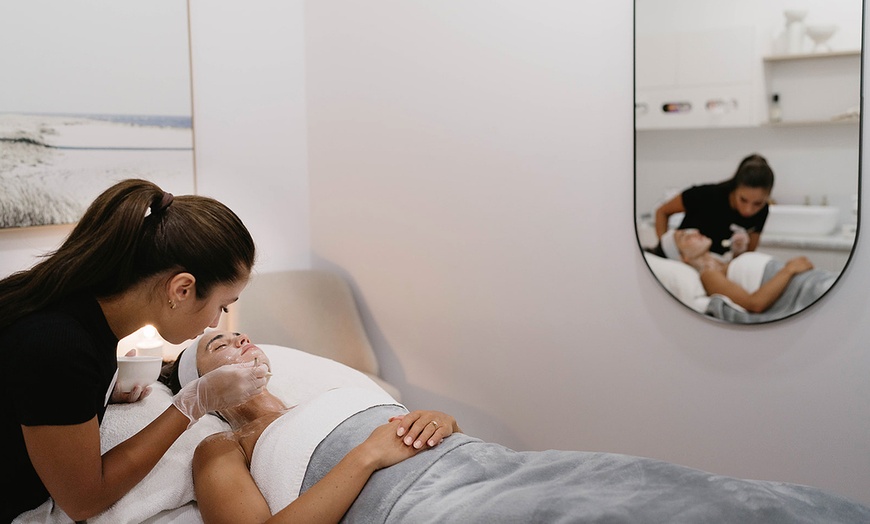 Image 2: Mother's Day Mini Package (30 Minutes) or Luxe Package (60 Minutes)