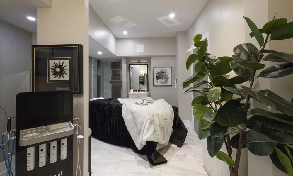 Japanese Head Spa Treatment Relaxation & Scalp Renewal- Studio Chique