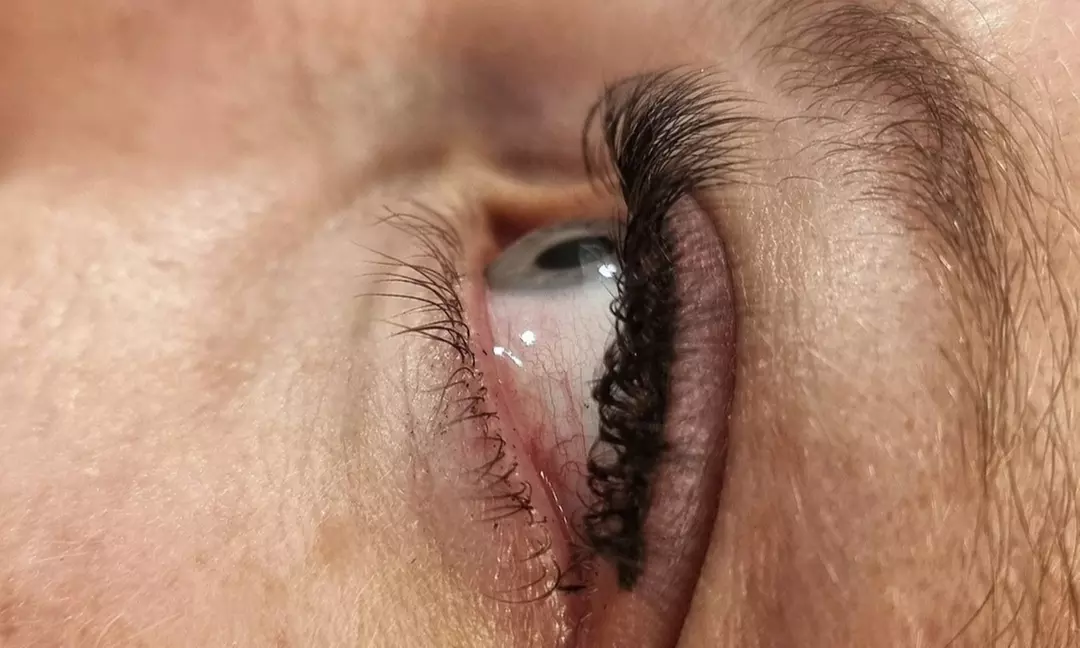 Remise sur Ras de cils / Eye-liner permanent -Le bien-être des parents