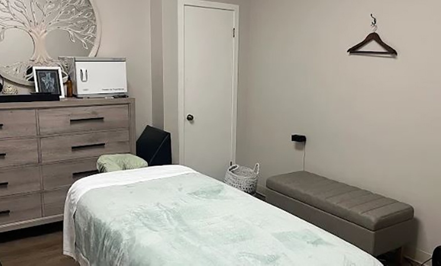 Image 2: Get One 30, 60 or 90 Minute Swedish Massage