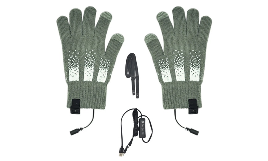 Image 7: USB Heated Touchscreen Knitted Gloves
