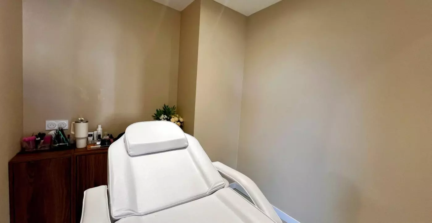 1 ou 2 séances de soin microneedling avec LV Beauté