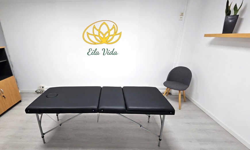 Image 2: 1 o 3 masajes a tu elección de 30, 40 o 50 minutos para 1 persona 