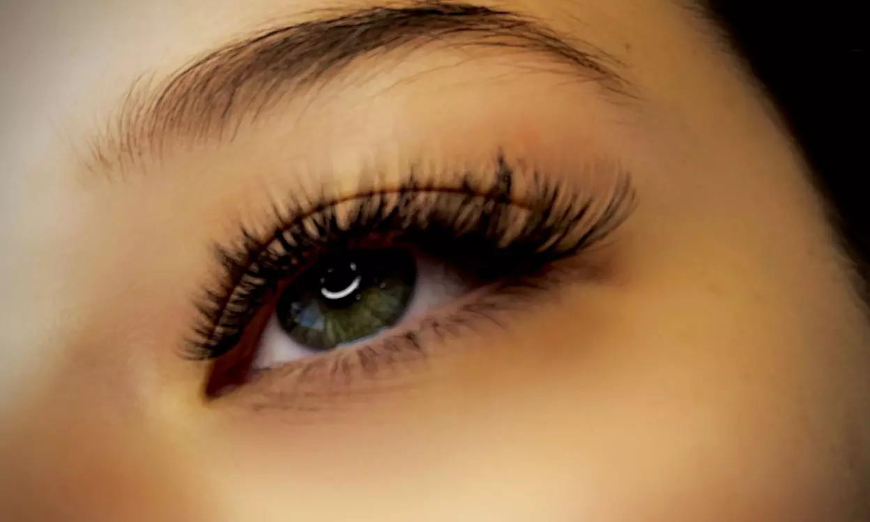 Flawless Lashes: Classic, Volume, or Mega Volume Set Eyelash Extension