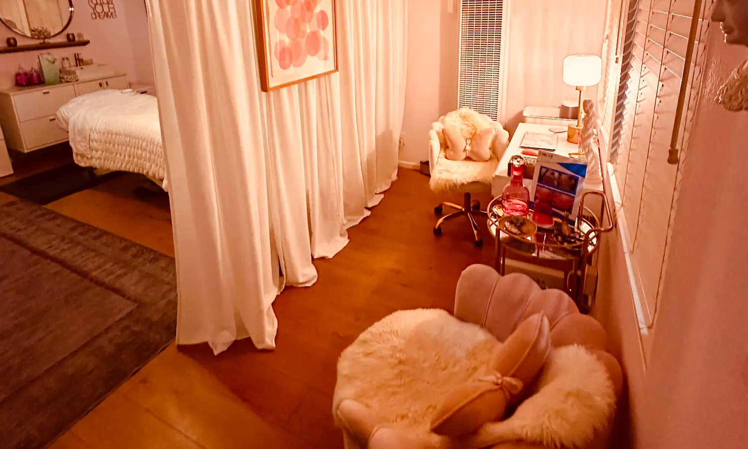 Turn Back Time with 90-Min Anti-Aging Radiance Facial + Lifting Boost!
