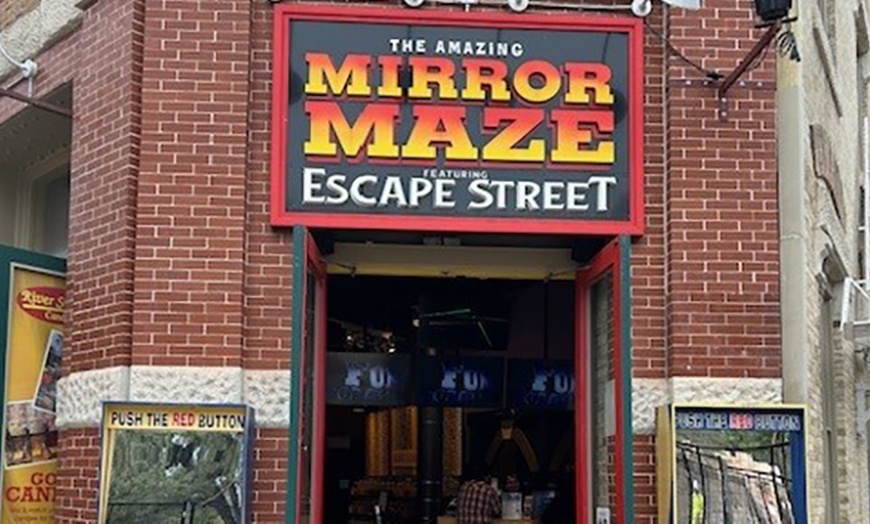 Image 7: Unlock the Maze: 1, 3 or All Escape Room Choices for a 4D Labyrinth