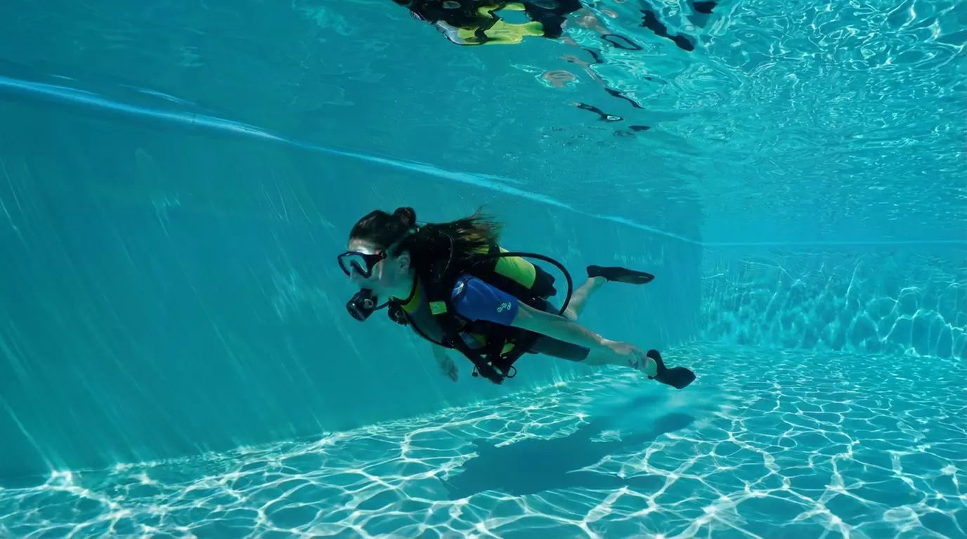 Dein erstes Tauchabenteuer: Schnuppertauchen inkl. Leihausrüstung für 1 oder 2 Personen mit erfahrener Betreuung - Second Medium