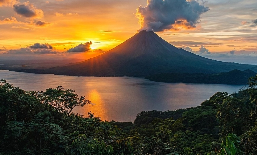 Image 4: ✈ Costa Rica: 5-Night Arenal & Monteverde with Flights & Car