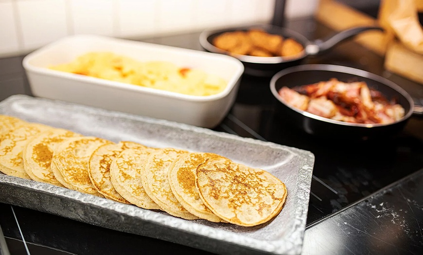 Image 4: Frühstücksbuffet inkl. 1 Glas Sekt für 2 oder 4 Personen