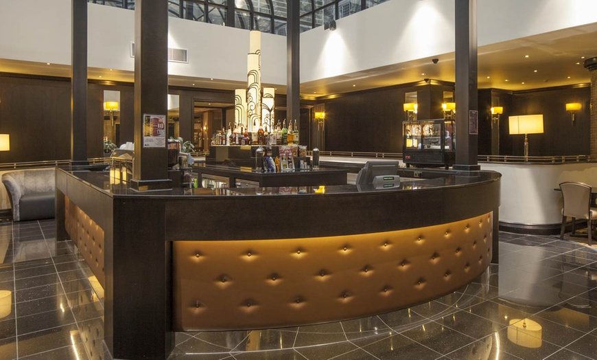 Image 3: Friday Live Jazz Night With Gourmet Main Course & Wine For Up to 4