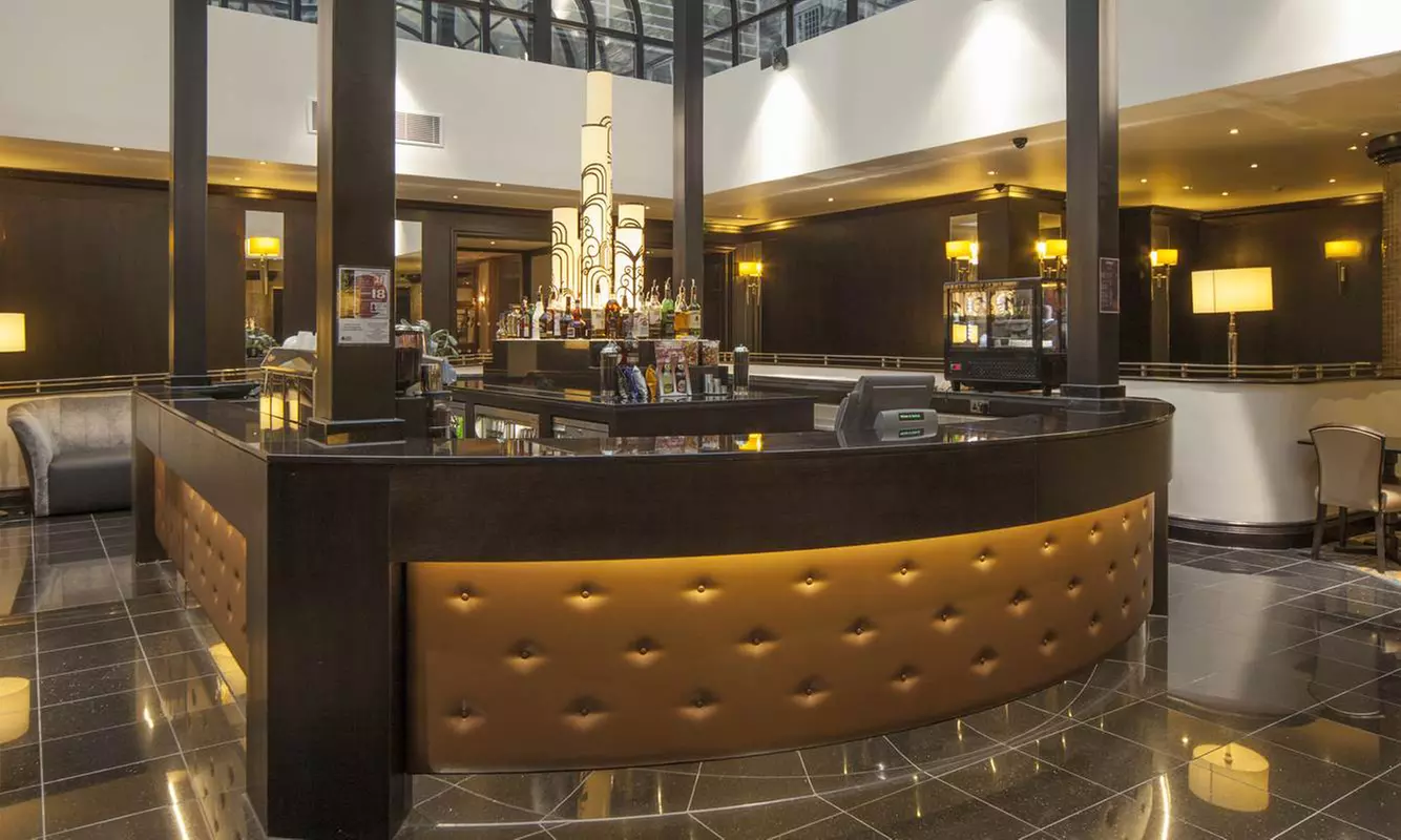 Friday Live Jazz Night With Gourmet Main Course & Wine For Up to 4