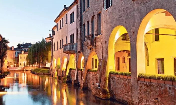 Treviso: soggiorno con colazione o cena e drink di benvenuto per 2