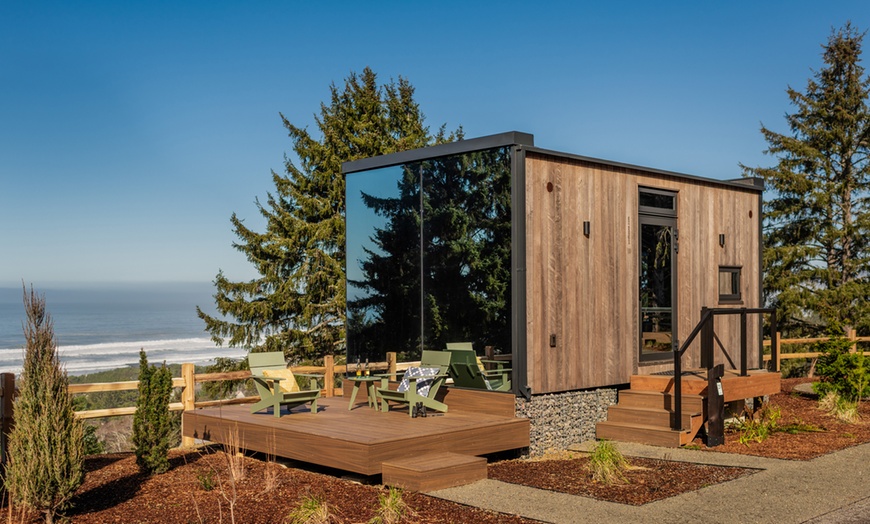Image 12: Luxury Glamping Domes & Mirror Cabins on the Oregon coast