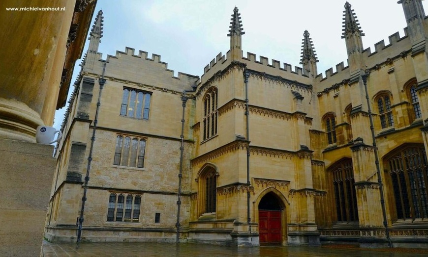 Image 3: Harry Potter Filming Locations Tour + Divinity School Entry in Oxford