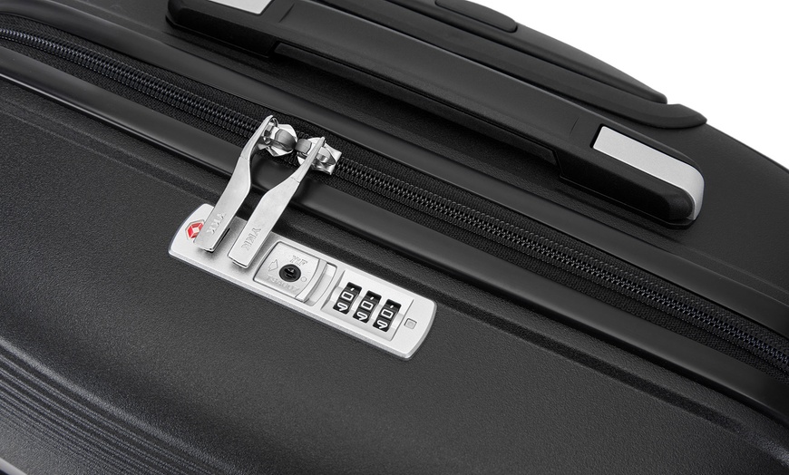 Image 22: Maleta o juego de maletas de ruedas ligeras con diseño estriado