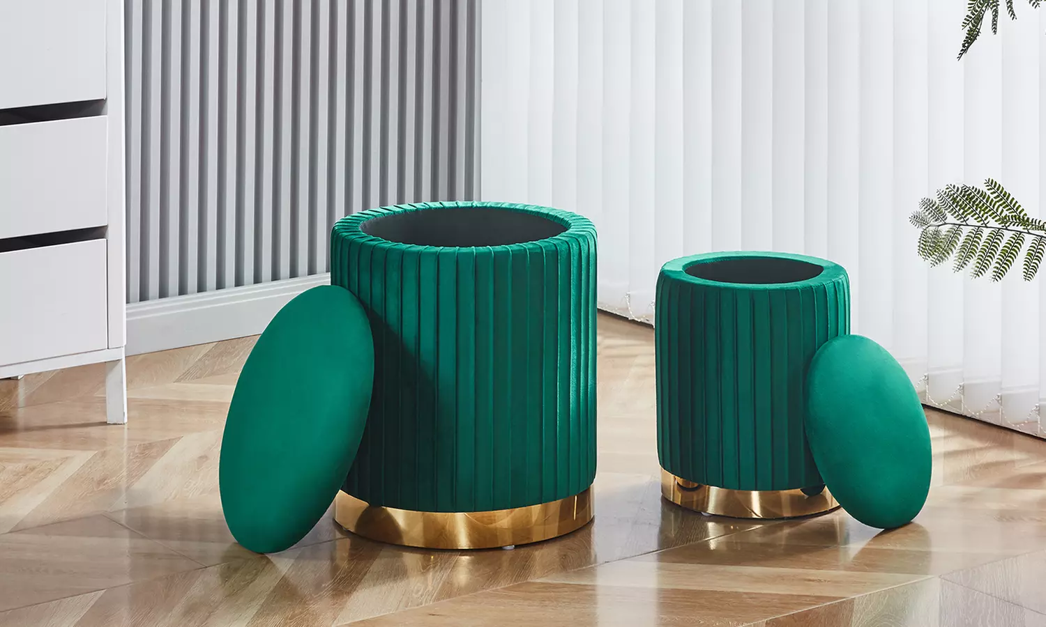 Velours poef met bergruimte