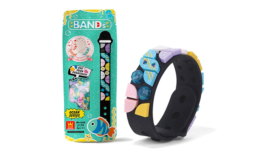 Image 4: Kreatives DIY-Armband-2-er-Set mit bunten Bausteinen