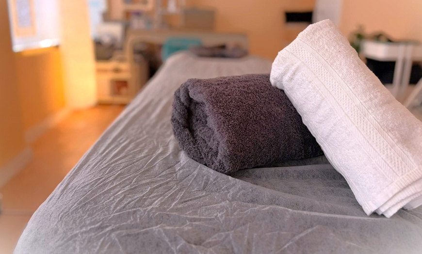 Image 7: Masaje de técnica y duración a elegir para 1 persona