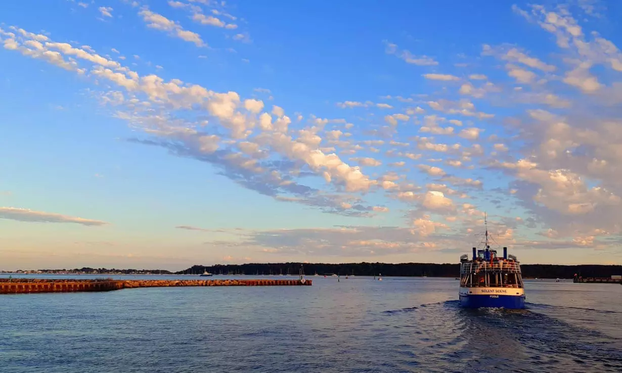 Set Sail! Coastal Day Cruises with Breathtaking Views