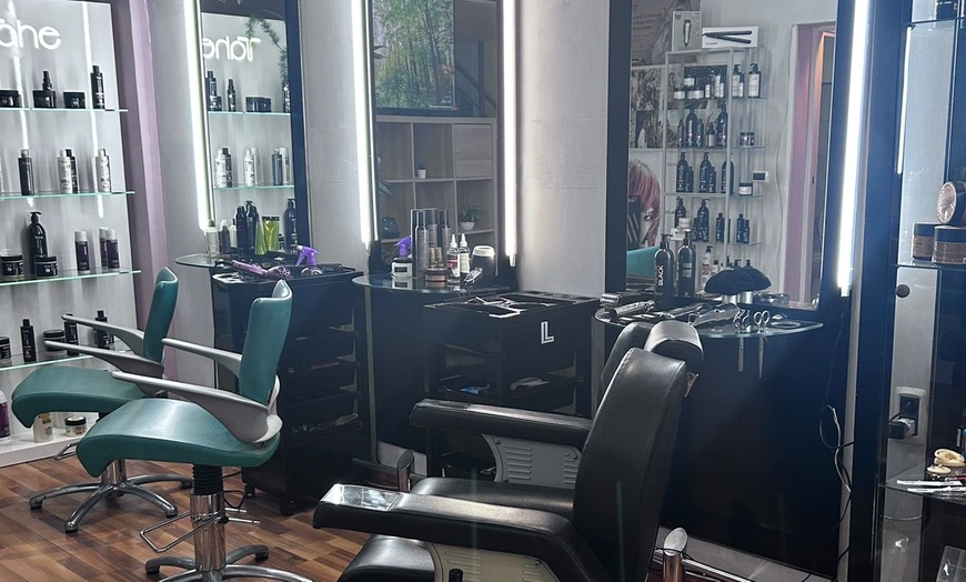 Image 6: Sesión de peluquería con servicios a elegir para 1 persona 