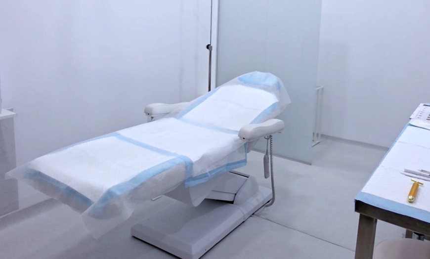 Image 2: Vial infiltrado de relleno dérmico en zona a elegir