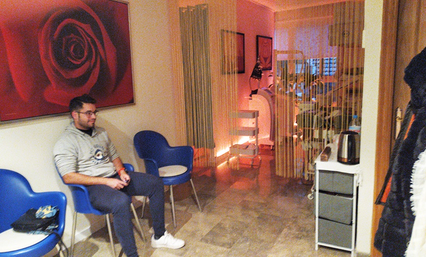 Image 18: 1 sesión de exososomas con Dermapen y opción a tratamiento adicional