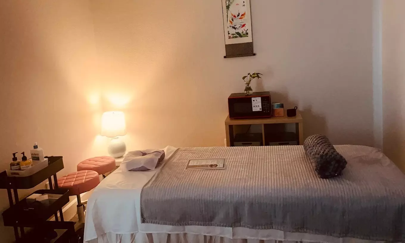 Up to 55% Off on Full Body Massage at Hot compress spa