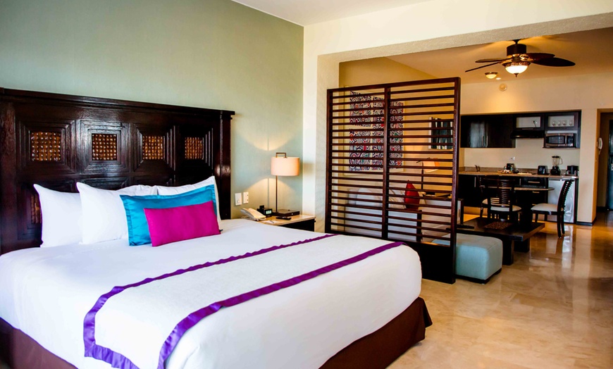 Image 2: Cabo Suites with Pacific Ocean Views