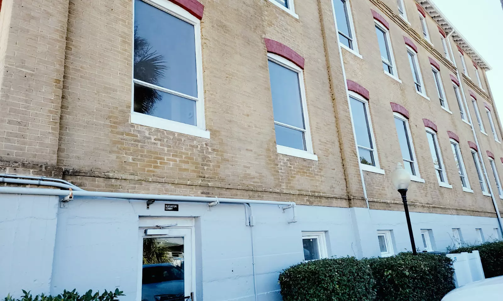 Non-Invasive Body Contouring with Red Light Therapy Sessions