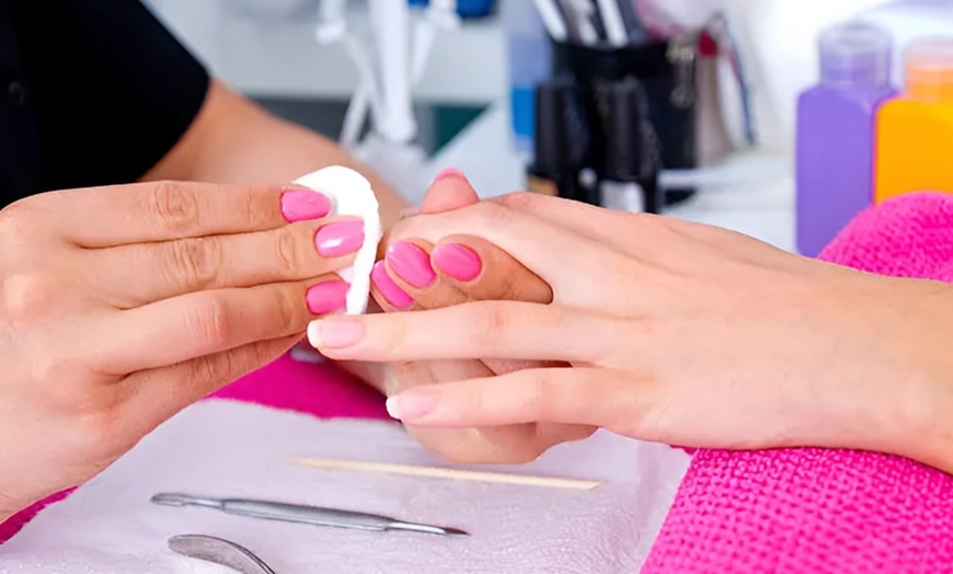 Image 3: Pedicure met  gellak voor een goede prijs