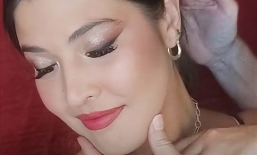 Image 8: Maquillaje y peluquería a domicilio para eventos o para novia