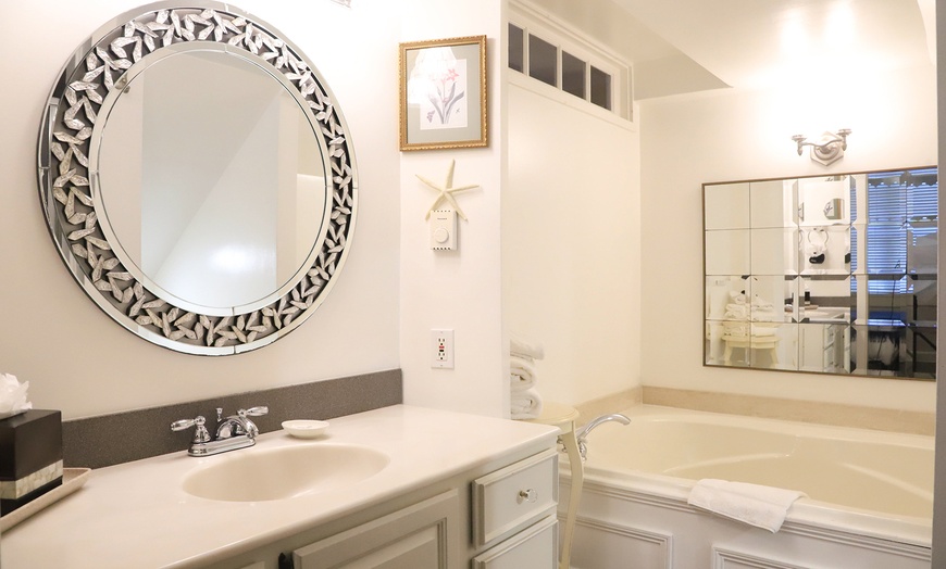 Image 16: Charming Stay at Hartstone Inn in Camden, ME
