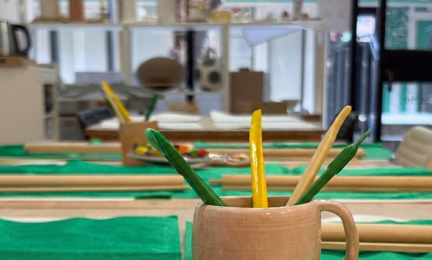 Image 4: Taller de cerámica de 2 h a elegir entre modelado o pintura