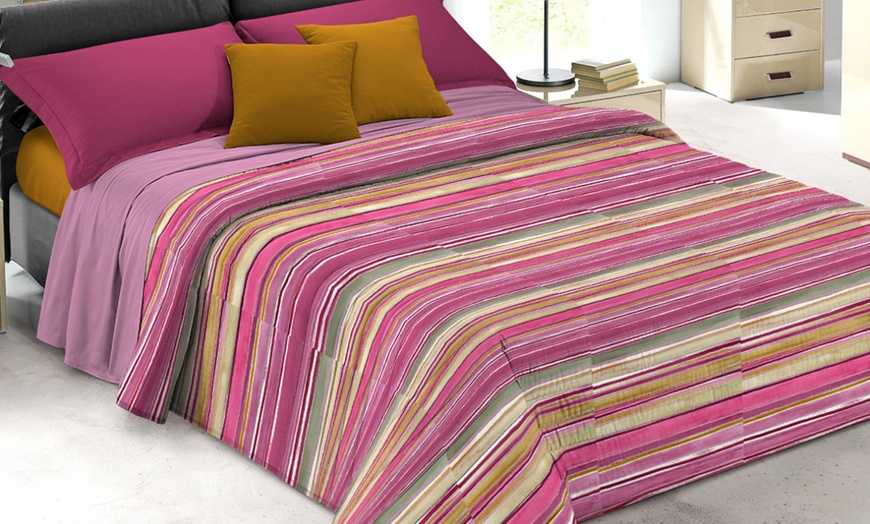 Image 13: Trapuntino estivo in microfibra