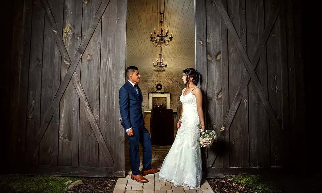 Up to 50% Off on Wedding Photography at Azteca Digital - Primary Image