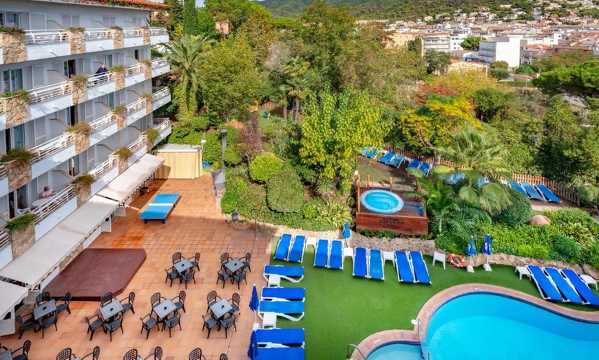 Image 7: Tossa de Mar : chambre double en demi-pension