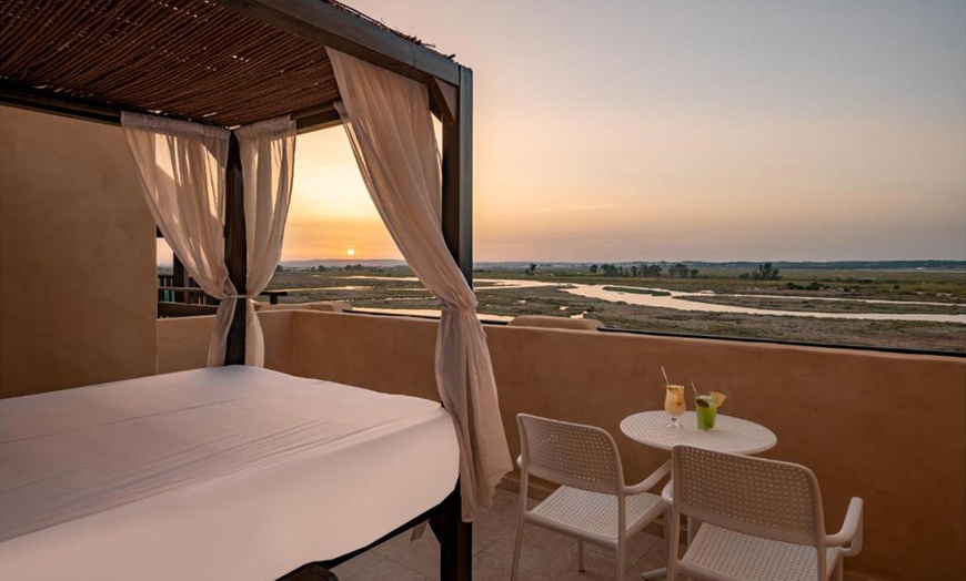 Image 3: Spa nocturno en pareja: acceso exclusivo y opción a vino o hidromasaje