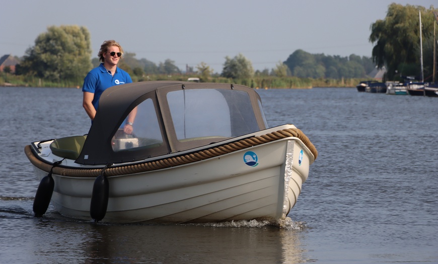 Image 1: Waar water is, is een weg: vaar jouw eigen route over het water