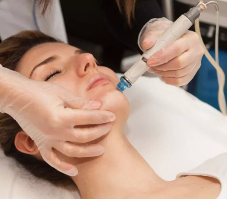 Wieloetapowe oczyszczanie twarzy z konsultacją kosmetologa