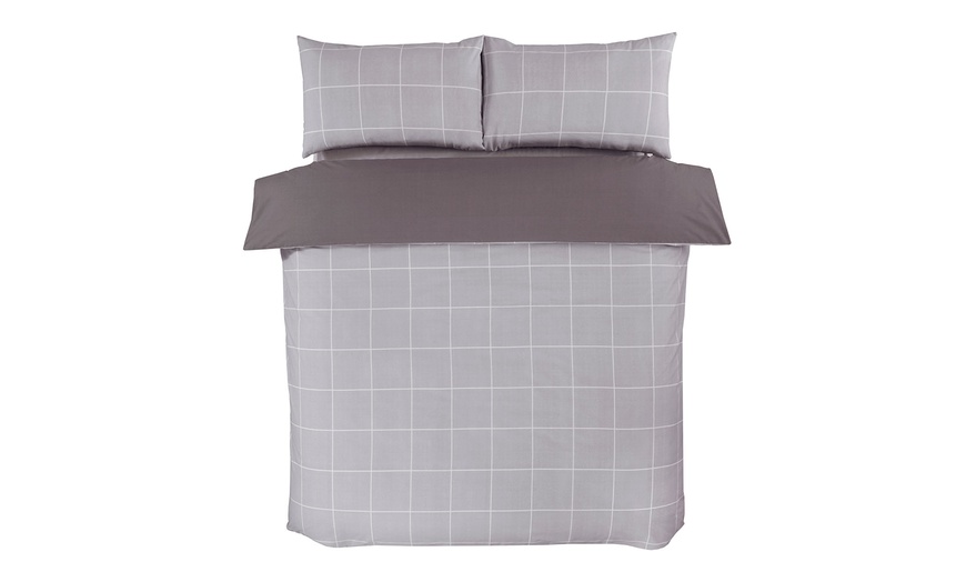 Image 2: Reversible Polycotton Grid Checked Duvet Set