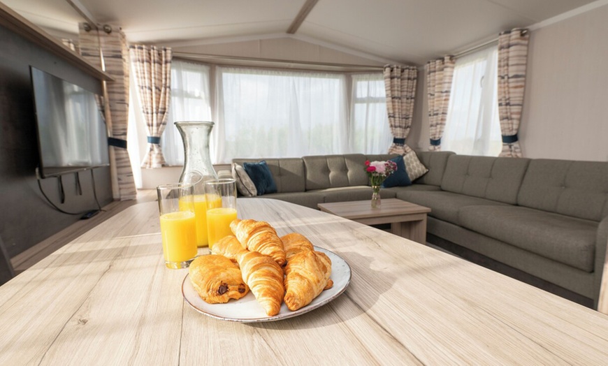 Image 11: Cornwall Getaway: Stay Up to 7 Nights by the Sea