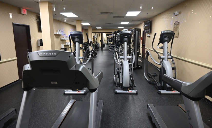 Image 19: Member-Only Deal: Atrium Hotel & Suites DFW