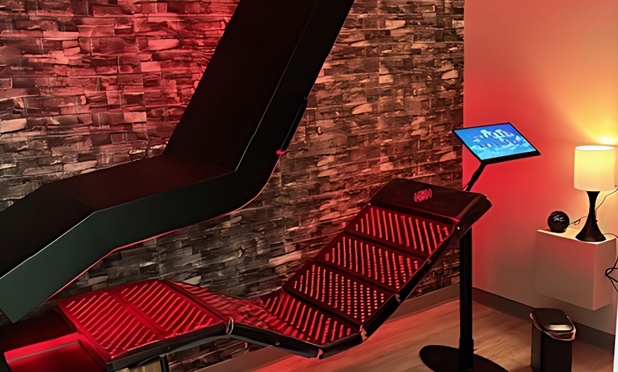 Image 3: Full Spectrum Red Light Therapy with Vibration Plate Session