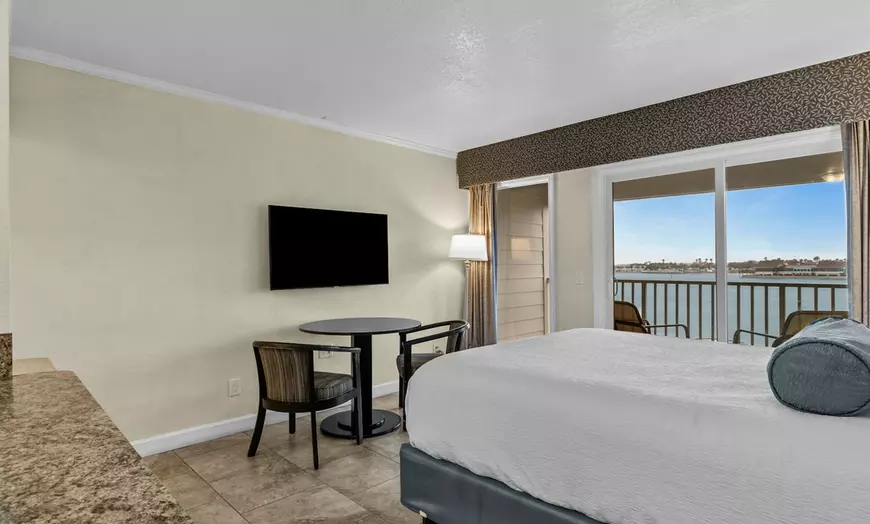 One Bedroom Suite Bay View