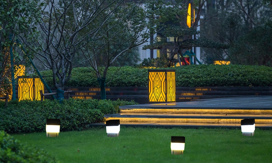 Image 7: Solar-Powered Garden Post Cap Light