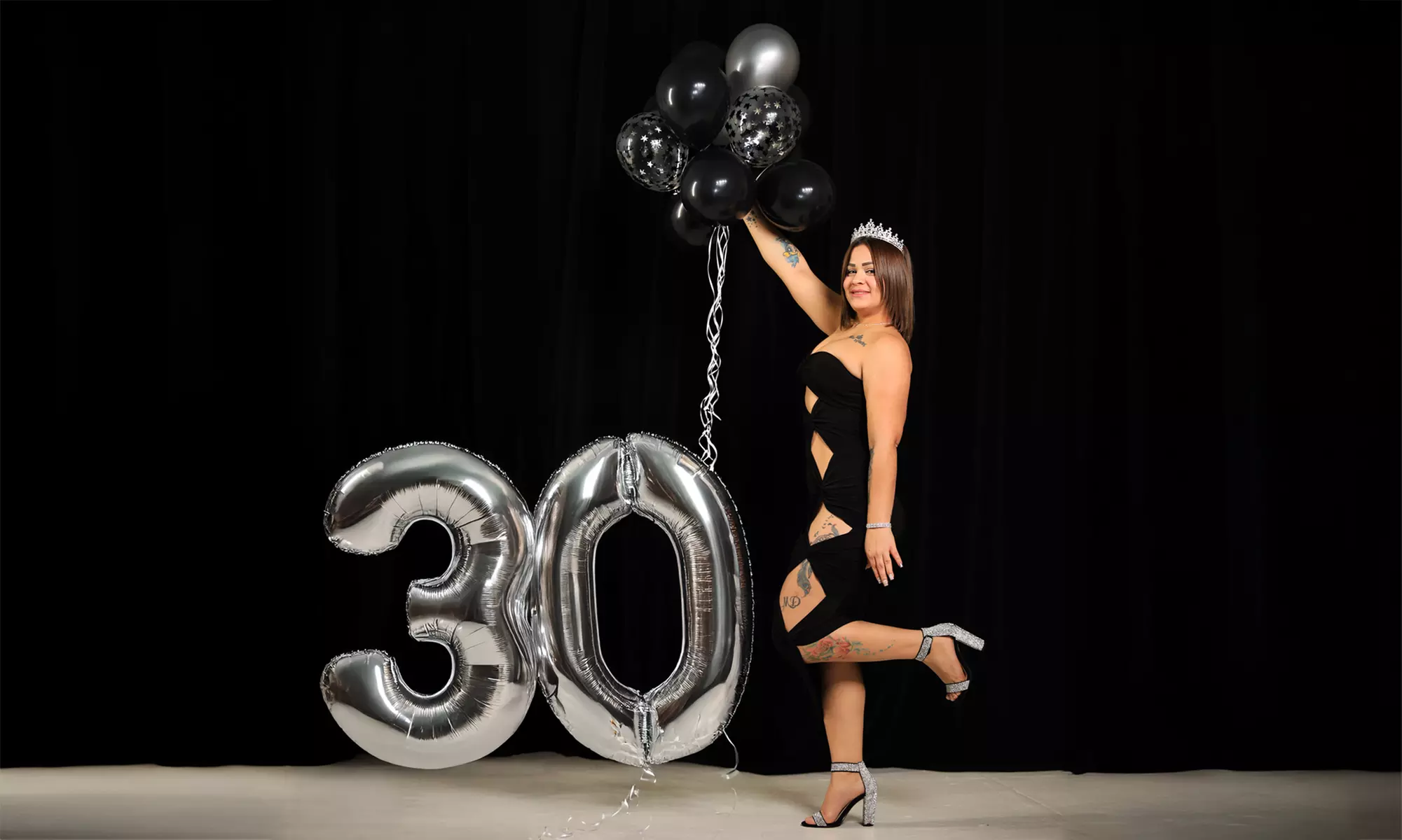 30-Minute Birthday In-Studio Photography Session with Photo Package