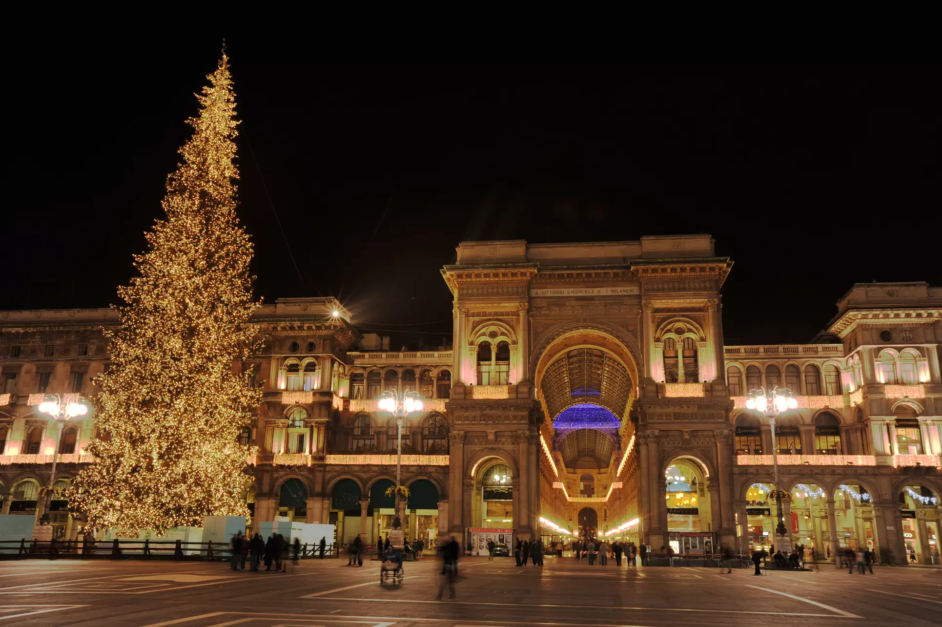 8-Day Christmas Market - Milan & Venice Vacation with Hotels & Air