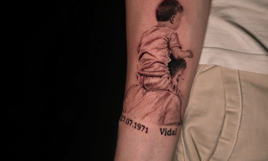 Image 3: Paga 16 € y obtén un descuento de 50 € en un tatuaje 