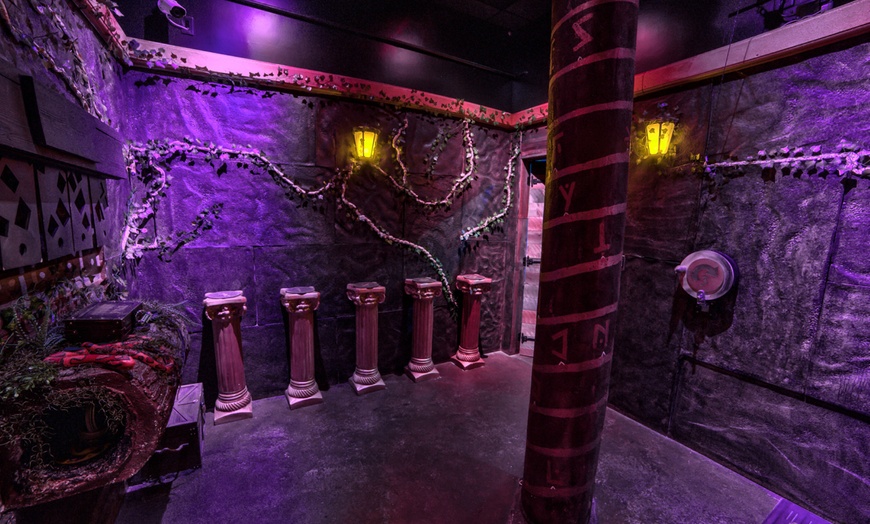 Image 6: Experience the thrill: Private Escape room for 4–6 friends
