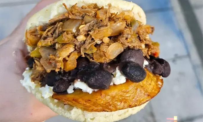 Arepa mit Dessert oder Bowl nach Wahl, jeweils inkl. hausgemachtem Drink für 1–2 Personen (bis zu 40% sparen) - Image 4